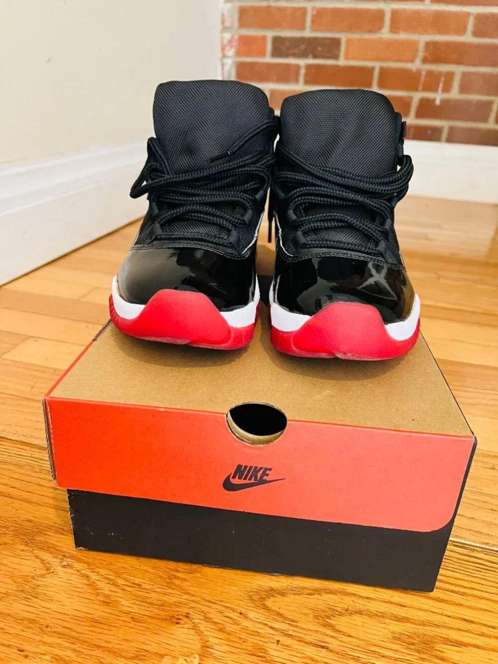 Size US Men's 9 - Jordan 11 Retro Playoffs Bred (2019) Very Clean
